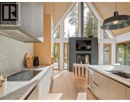 2925 Kadenwood Drive, Whistler, BC V8E0L6 Photo 6