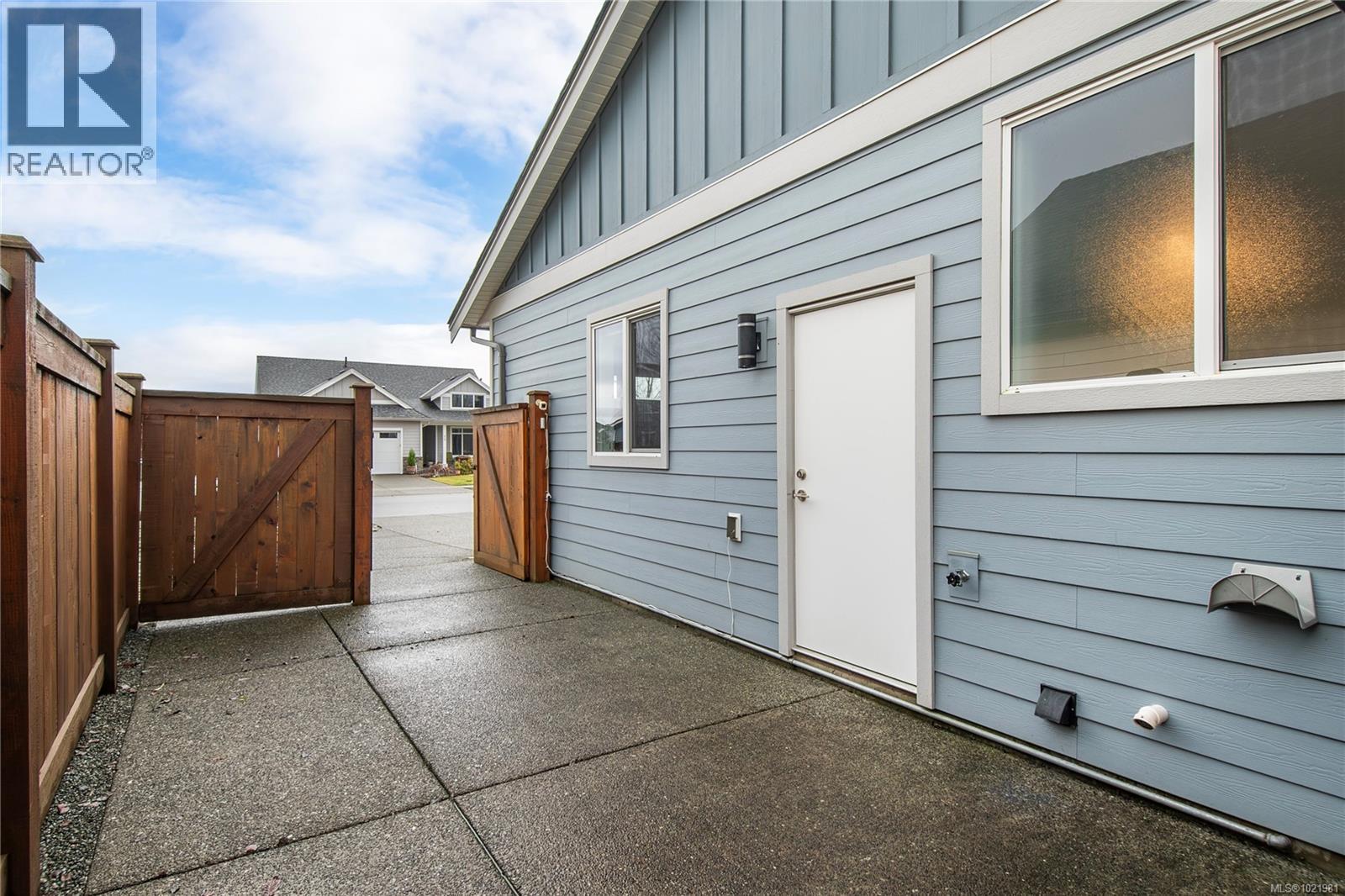 15 Nikola Rd, Campbell River