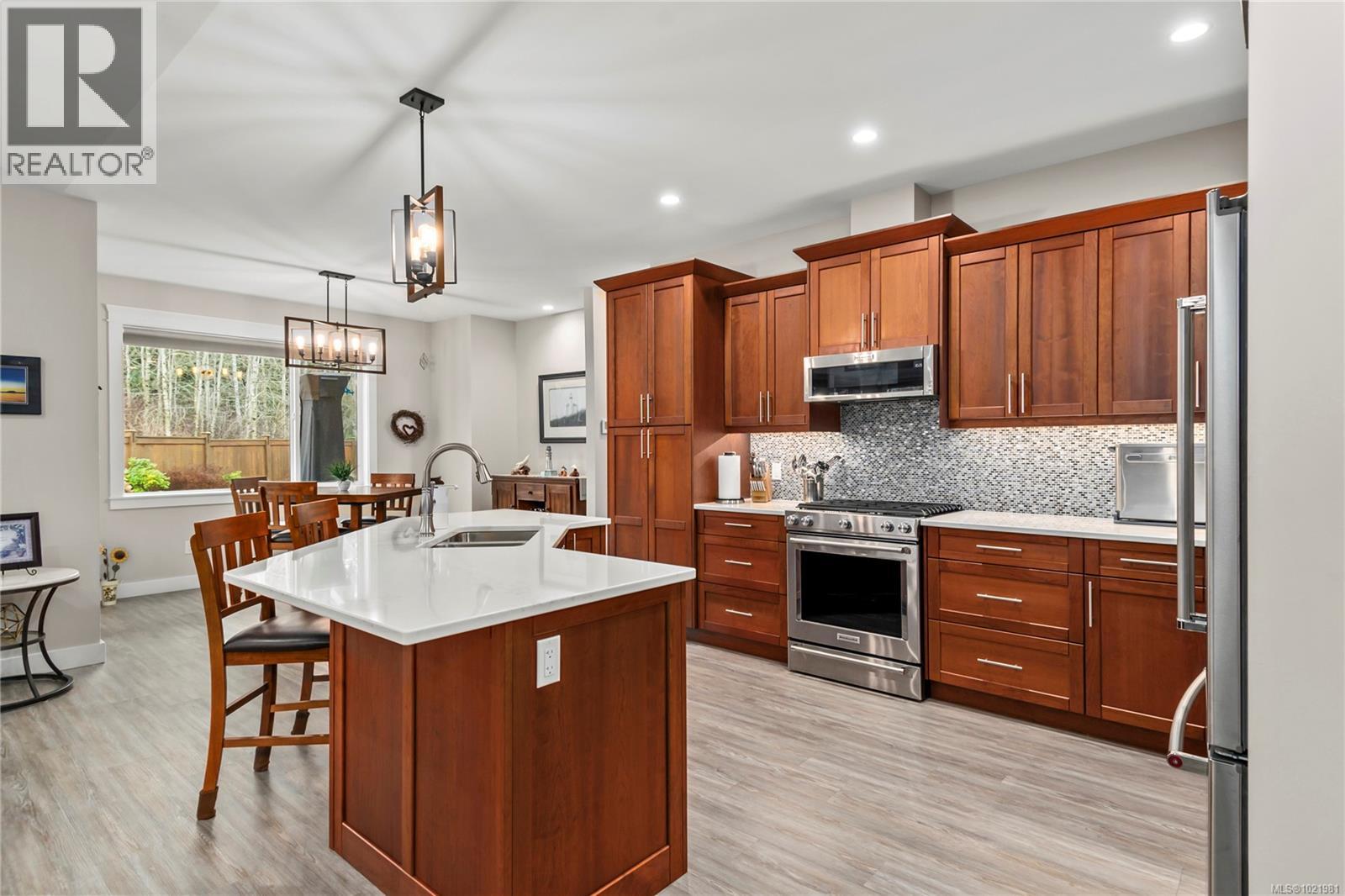 15 Nikola Rd, Campbell River