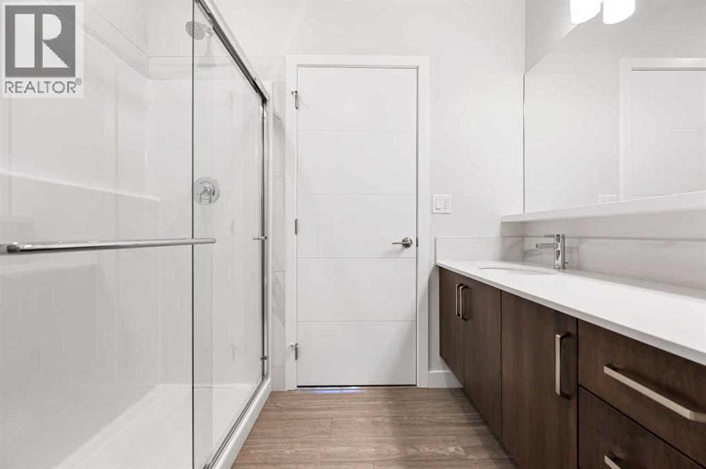 Single Family House for Sale in   Les Jardins Park SE Douglasdale/Glen Calgary 