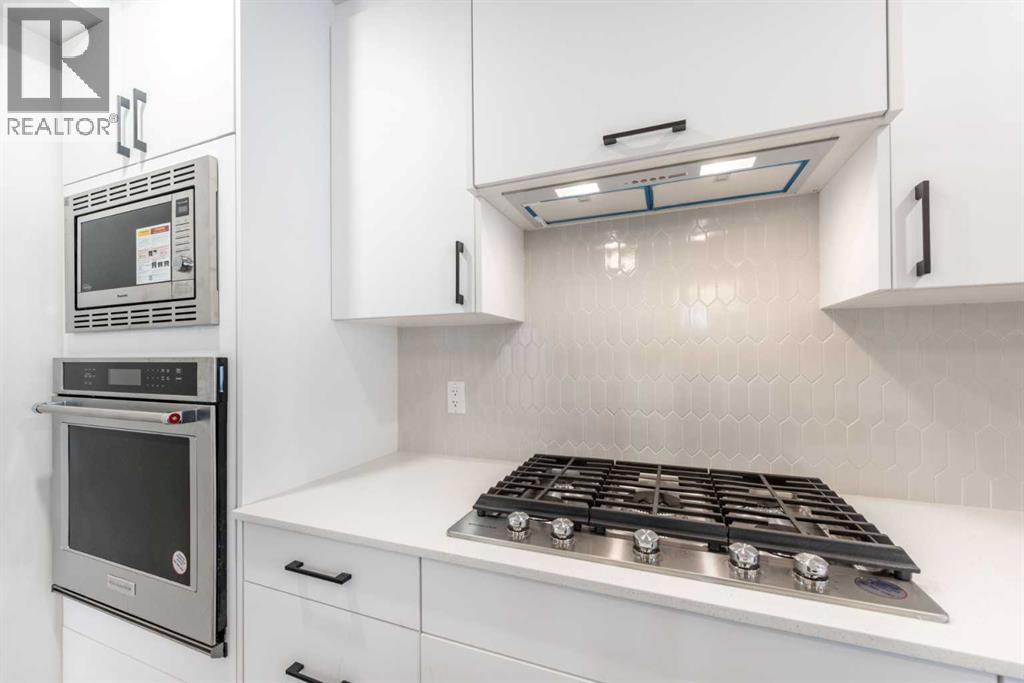 Single Family House for Sale in    Avenue  NW West Hillhurst Calgary 