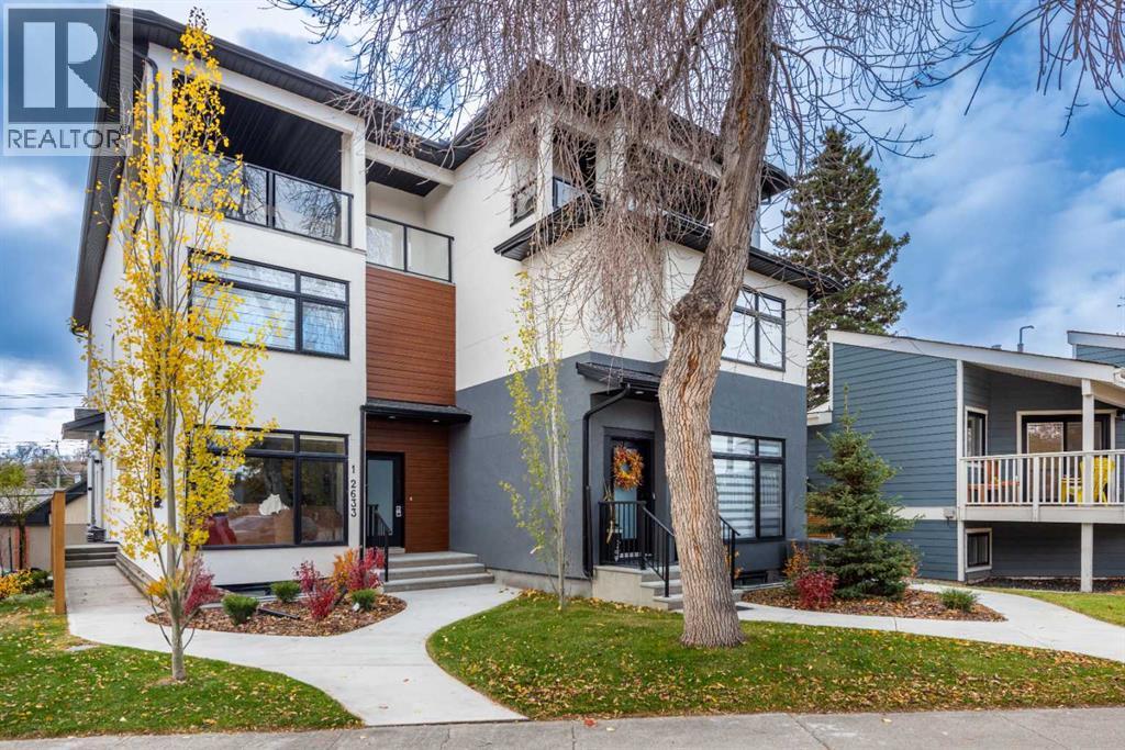 Single Family House for Sale in    Avenue  NW West Hillhurst Calgary 