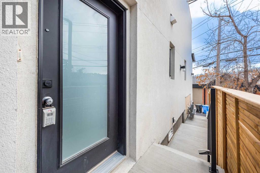 Single Family House for Sale in    Avenue  NW West Hillhurst Calgary 