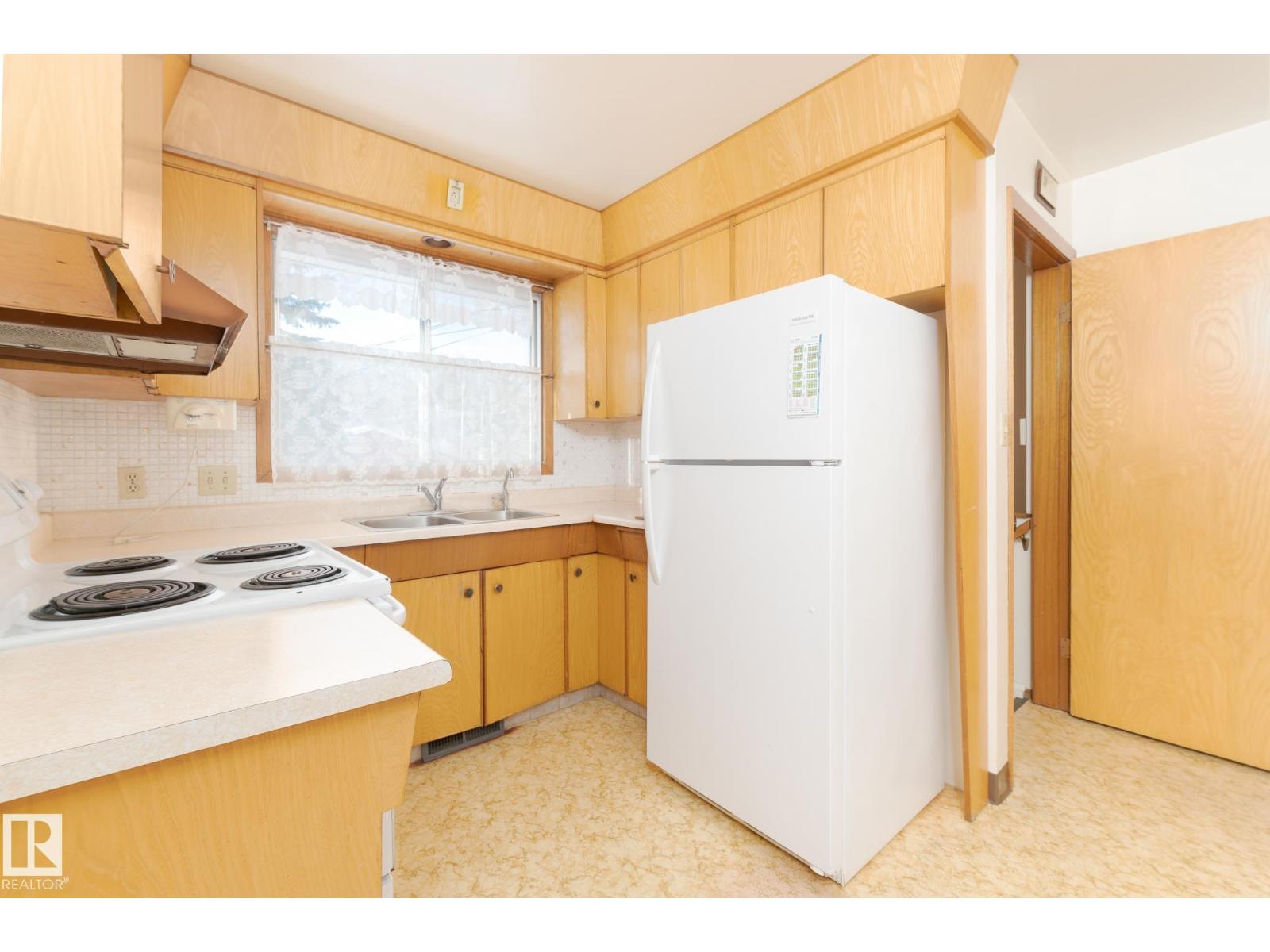 5406 48 ST, Stony Plain