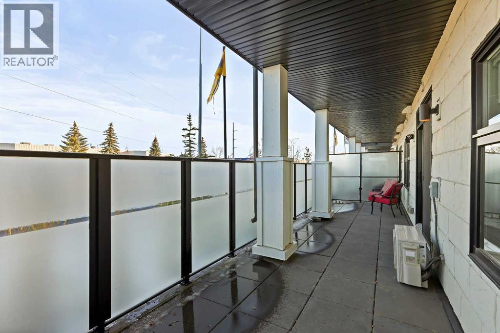 Single Family House for Sale in   Les Jardins Park SE Douglasdale/Glen Calgary 