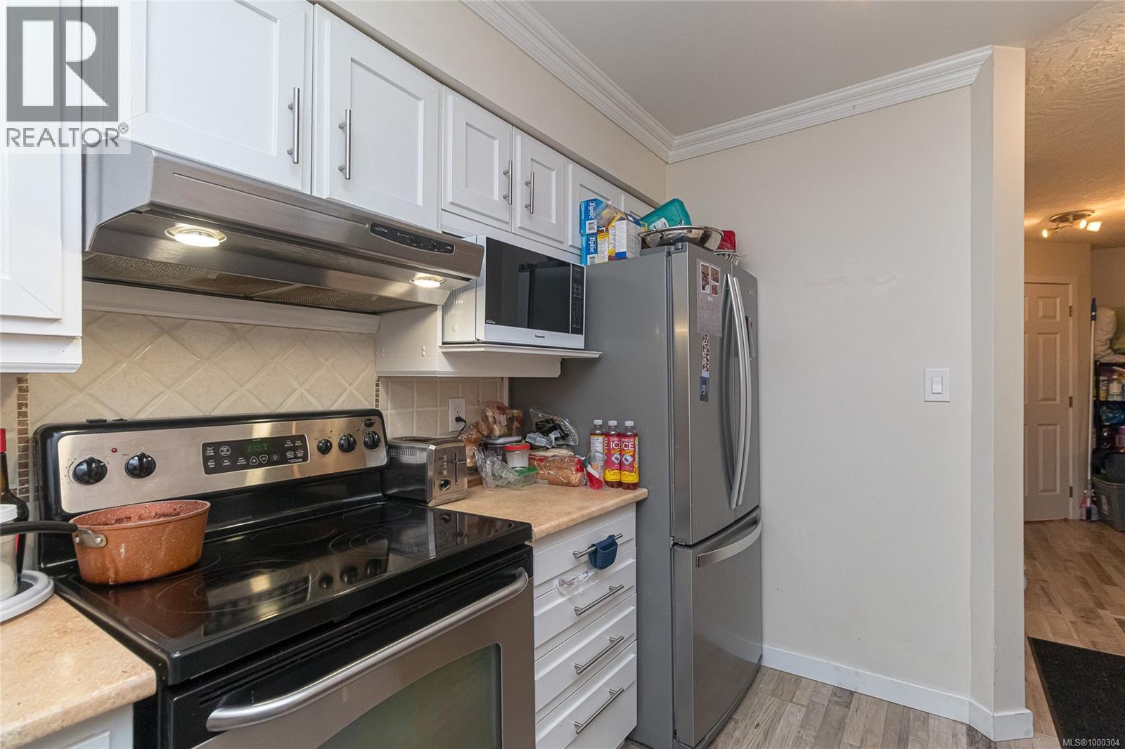 105 3010 Washington Avenue, Victoria