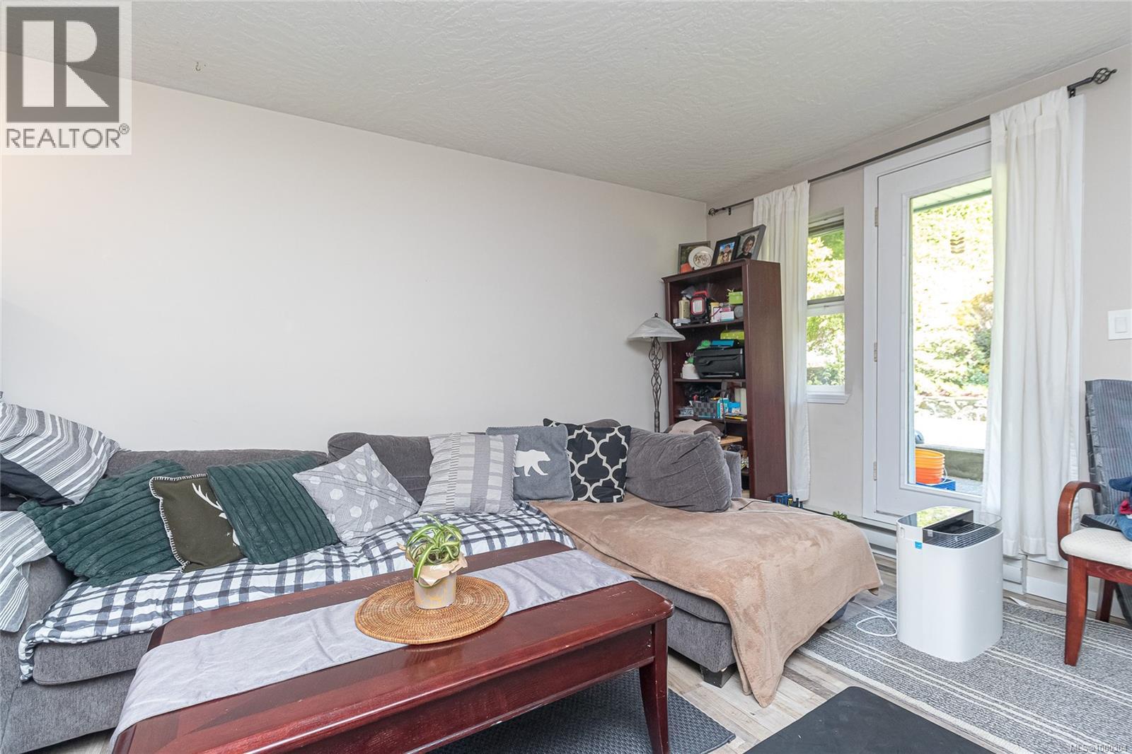 105 3010 Washington Avenue, Victoria