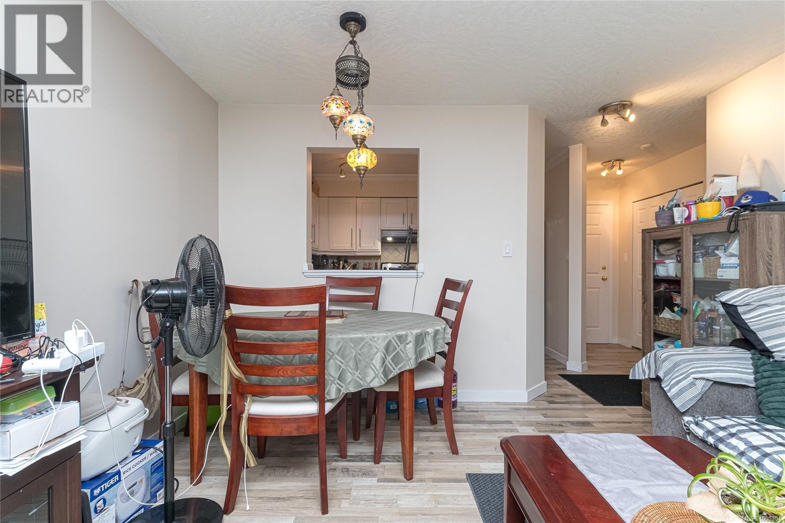 105 3010 Washington Avenue, Victoria