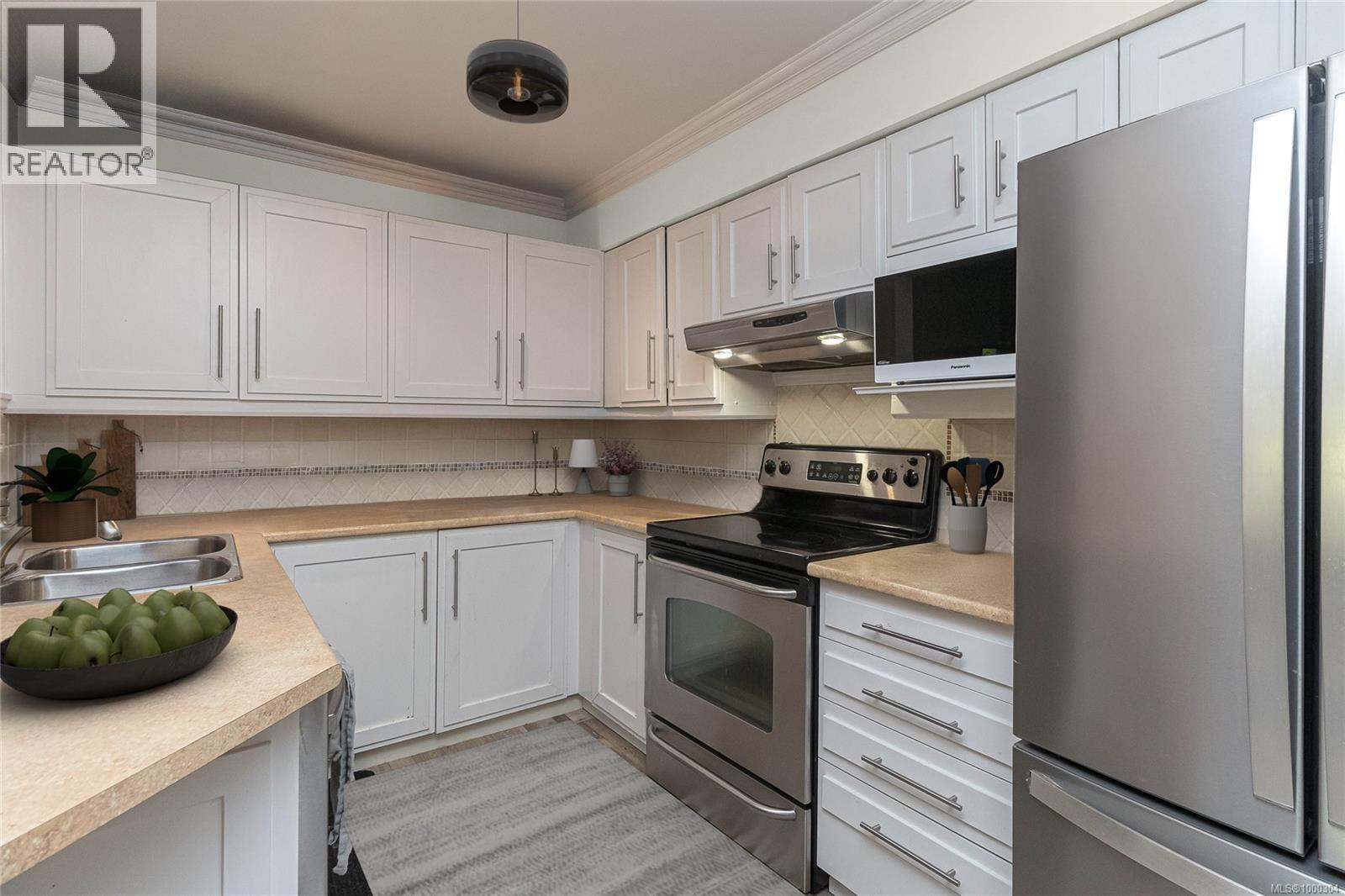 105 3010 Washington Avenue, Victoria