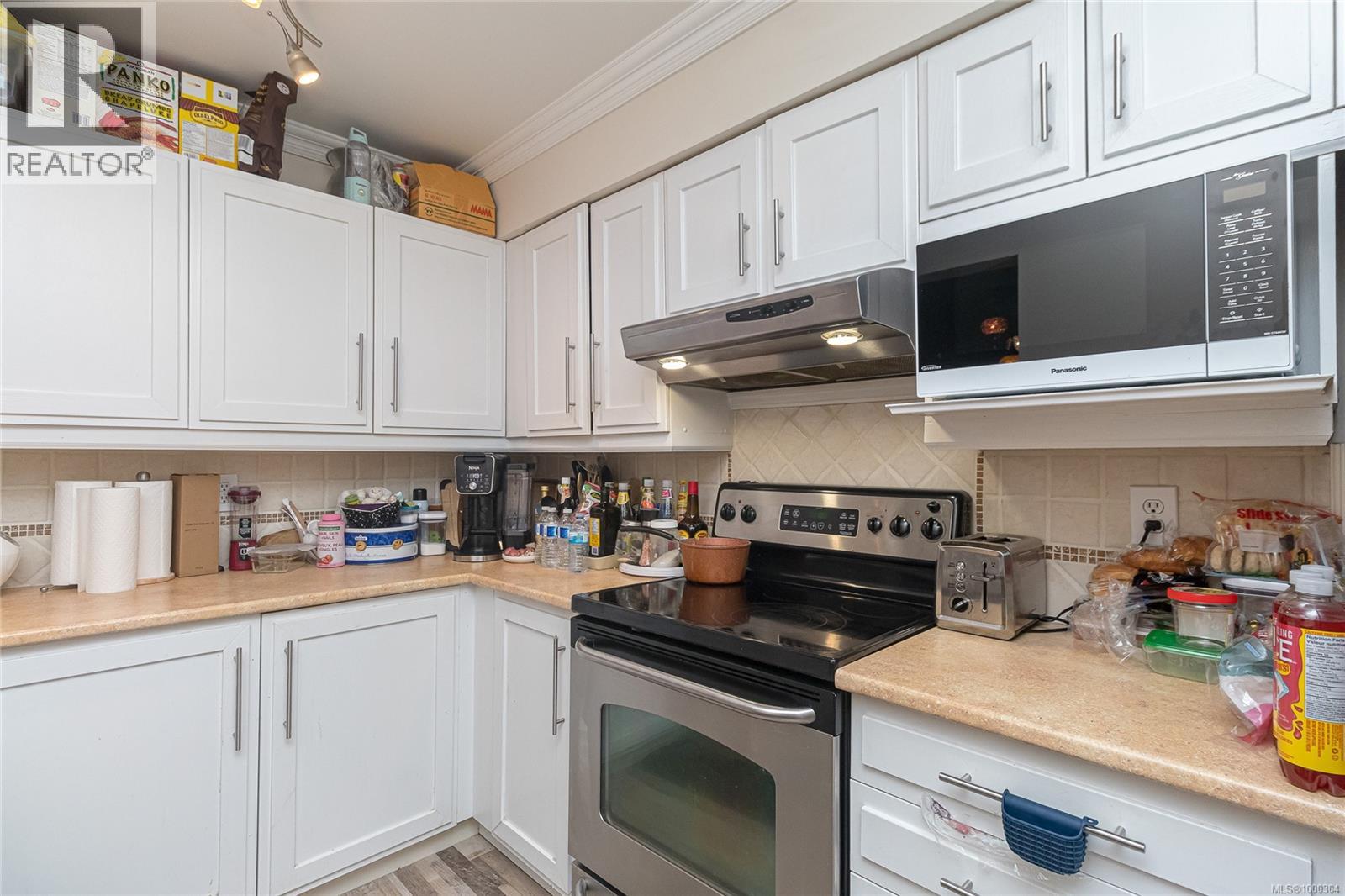 105 3010 Washington Avenue, Victoria