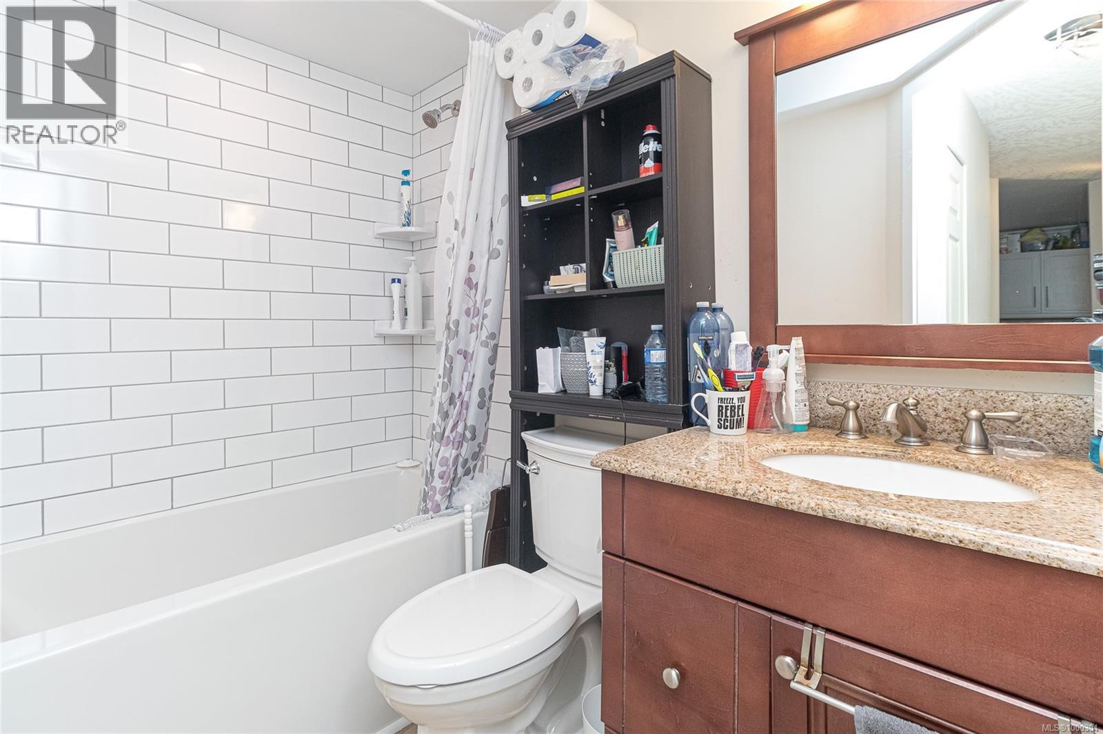 105 3010 Washington Avenue, Victoria