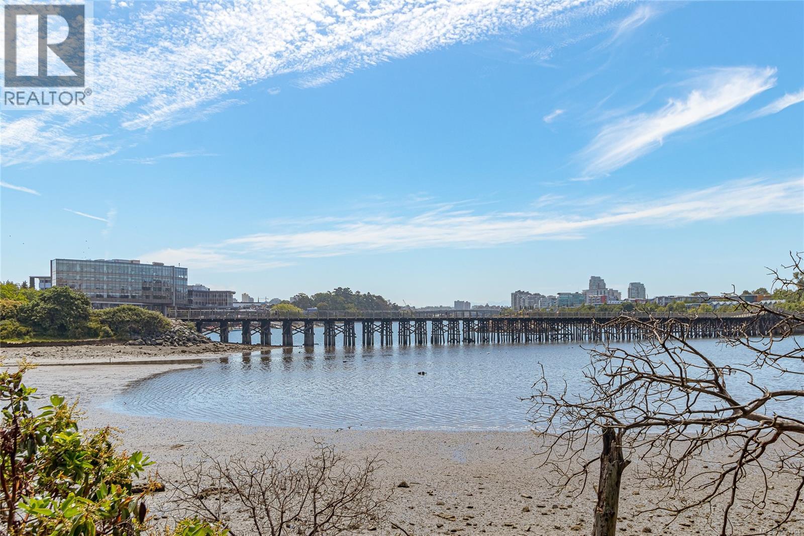 105 3010 Washington Avenue, Victoria