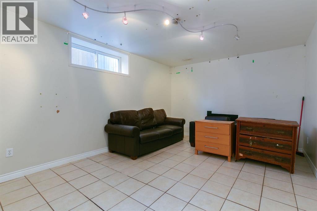 Single Family House for Sale in  Copperfield Close SE Copperfield Calgary 