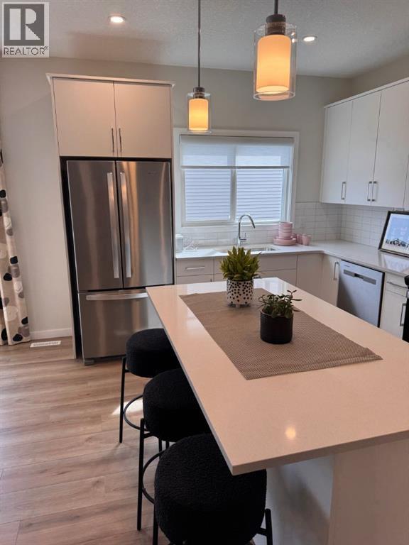 Single Family House for Sale in  Wolf Hollow Road SE Wolf Willow Calgary 