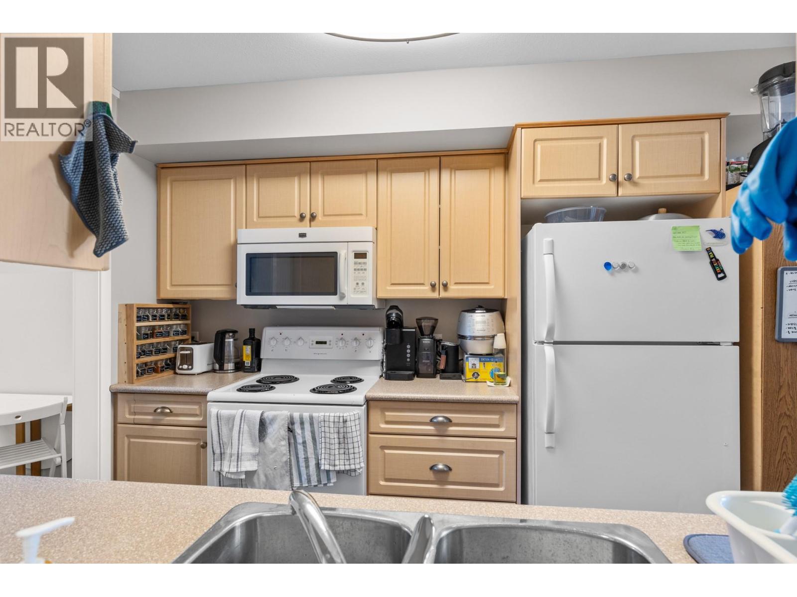 3 700 Elliot Avenue, Kelowna