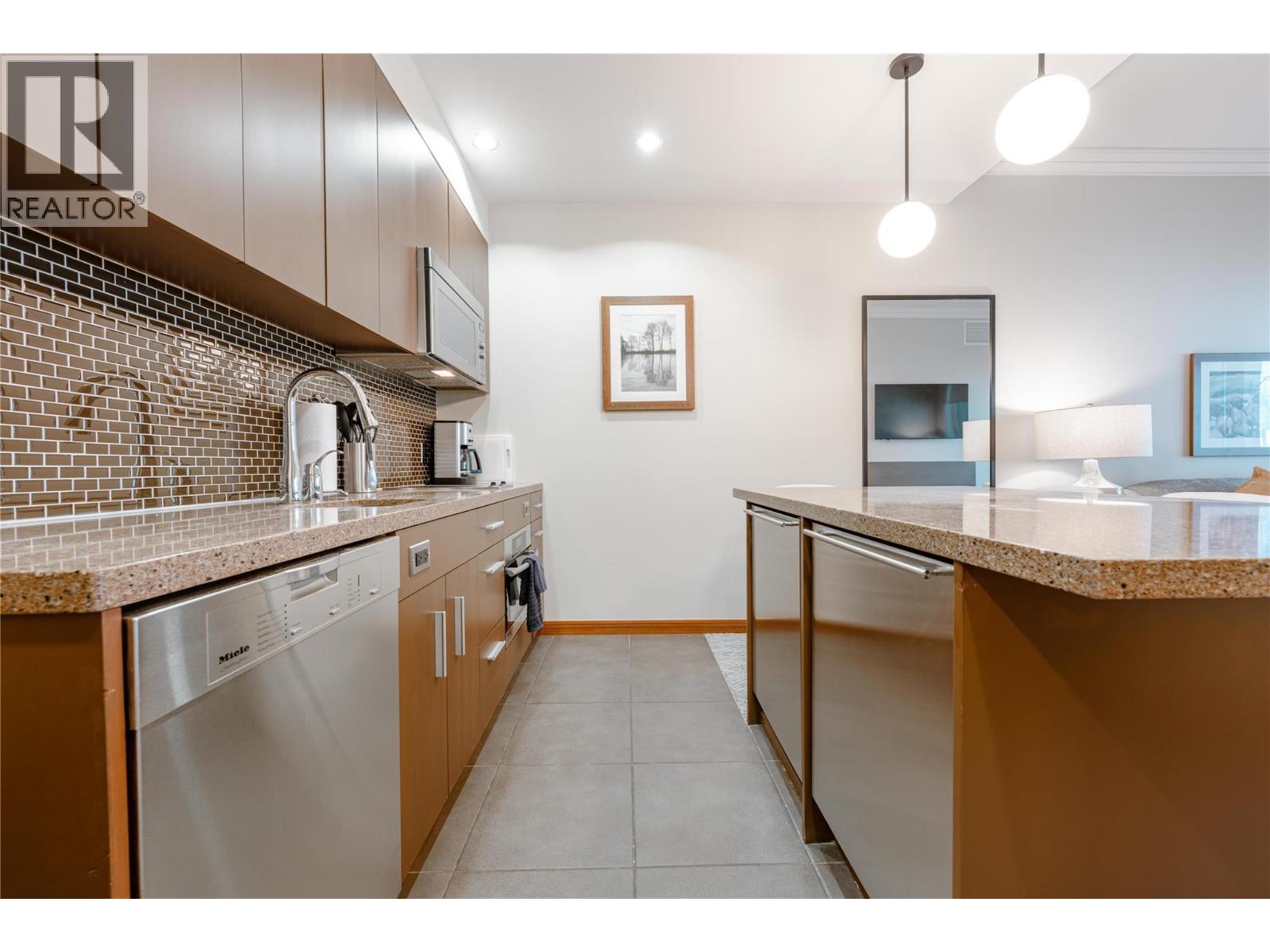 2950 Camozzi Road Unit# 1303, Revelstoke