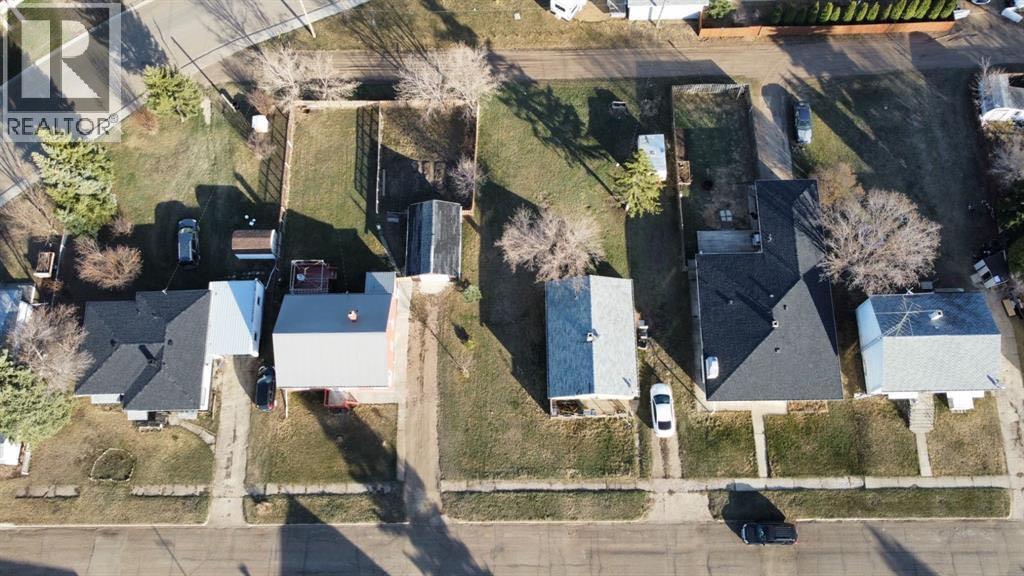 5313 50 Street - 8