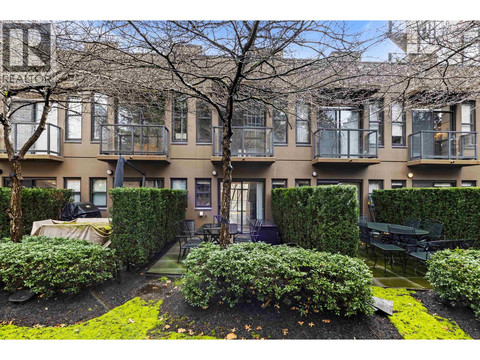 975 BEATTY STREET, Vancouver