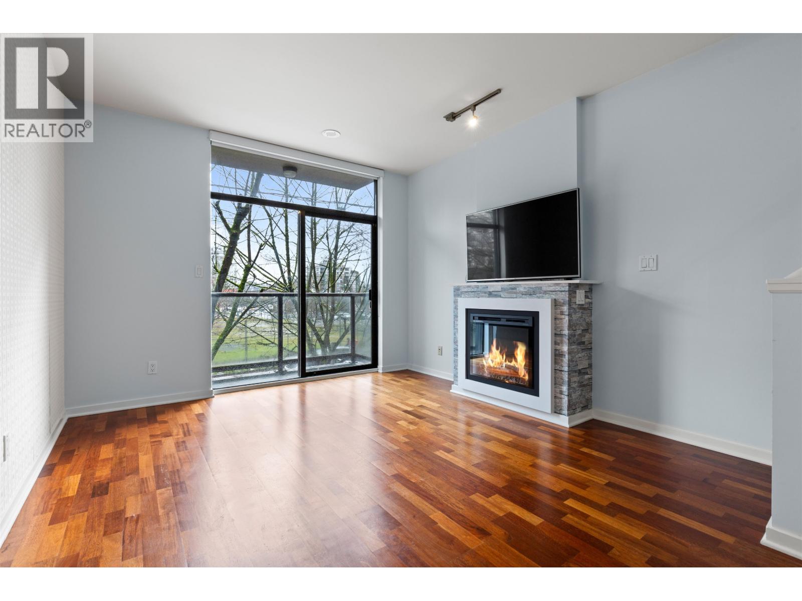 975 BEATTY STREET, Vancouver