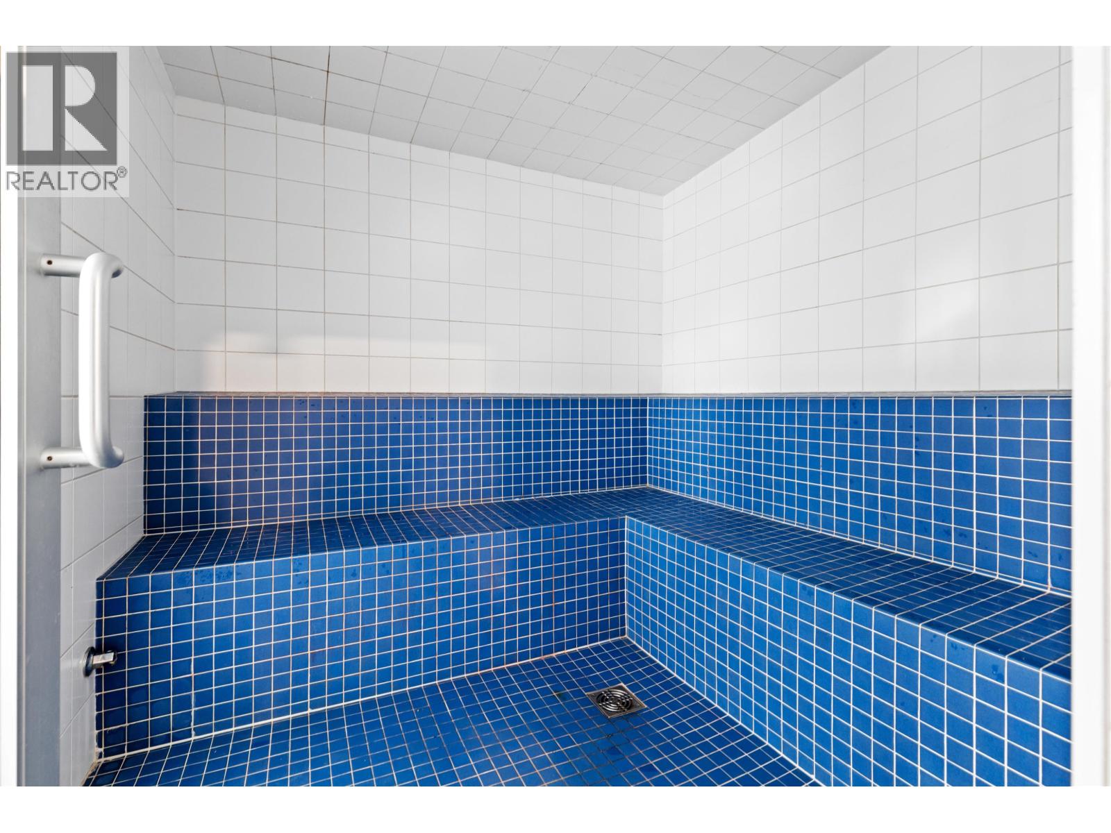 975 BEATTY STREET, Vancouver