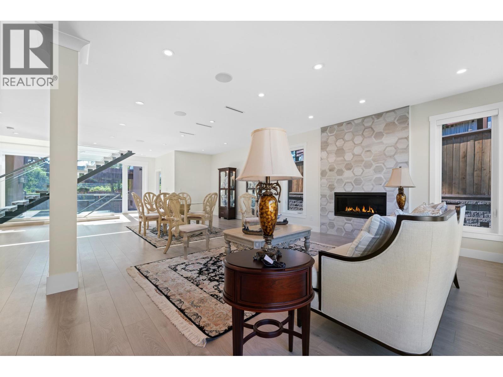 5199 CLIFFRIDGE AVENUE, North Vancouver