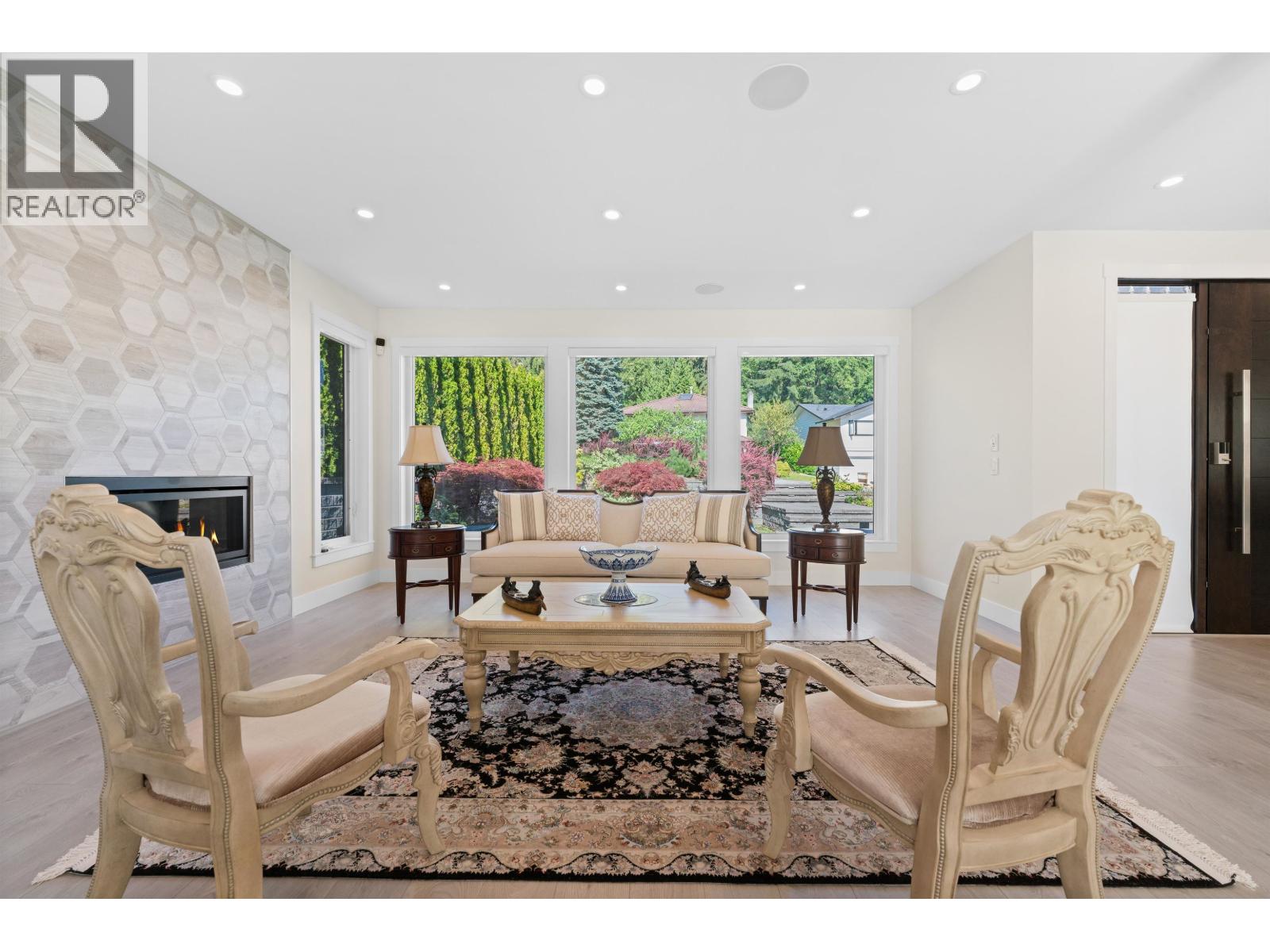 5199 CLIFFRIDGE AVENUE, North Vancouver