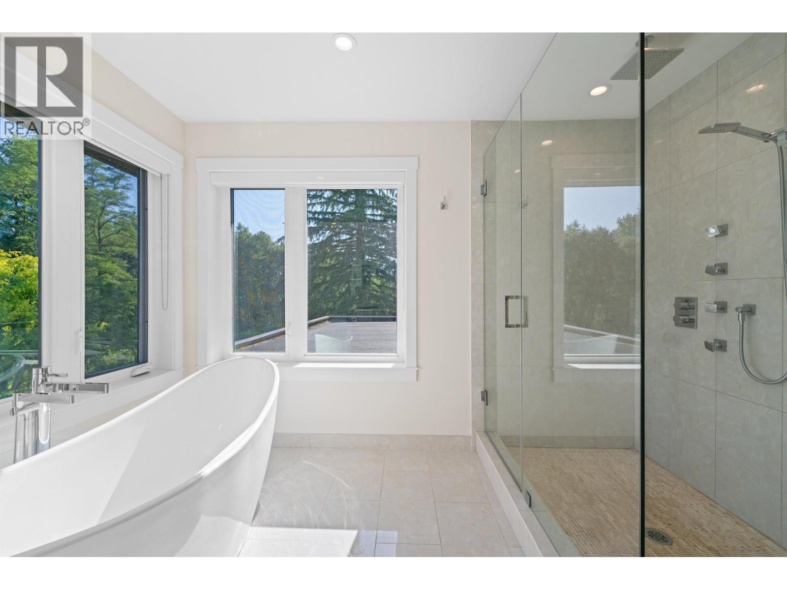 5199 CLIFFRIDGE AVENUE, North Vancouver