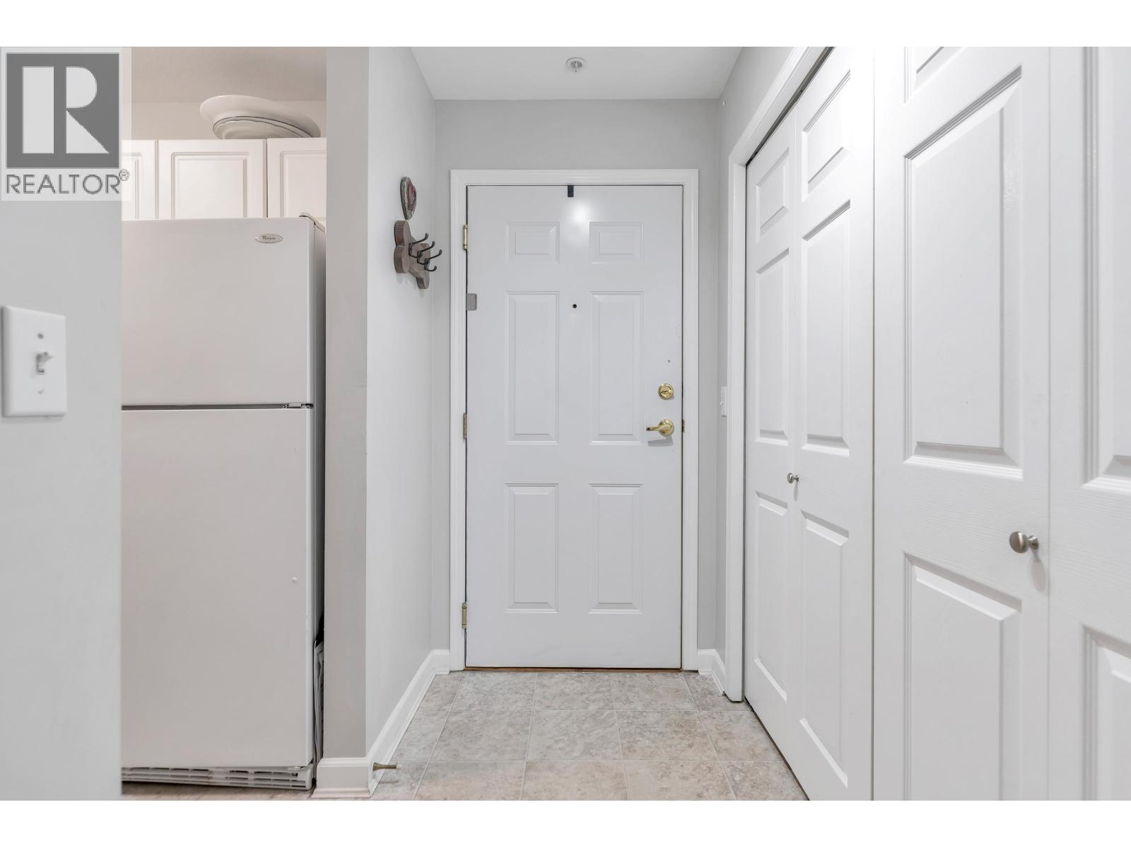 #102-4758 53 Street, Delta