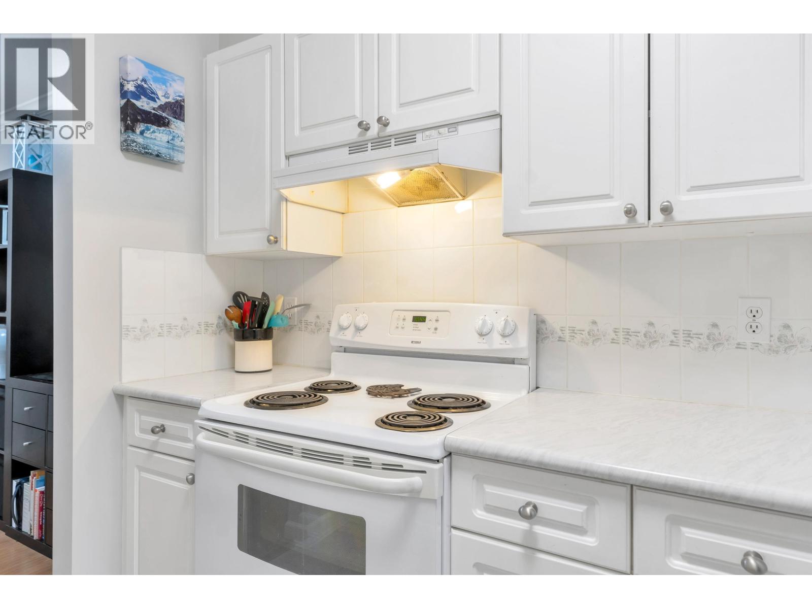 #102-4758 53 Street, Delta