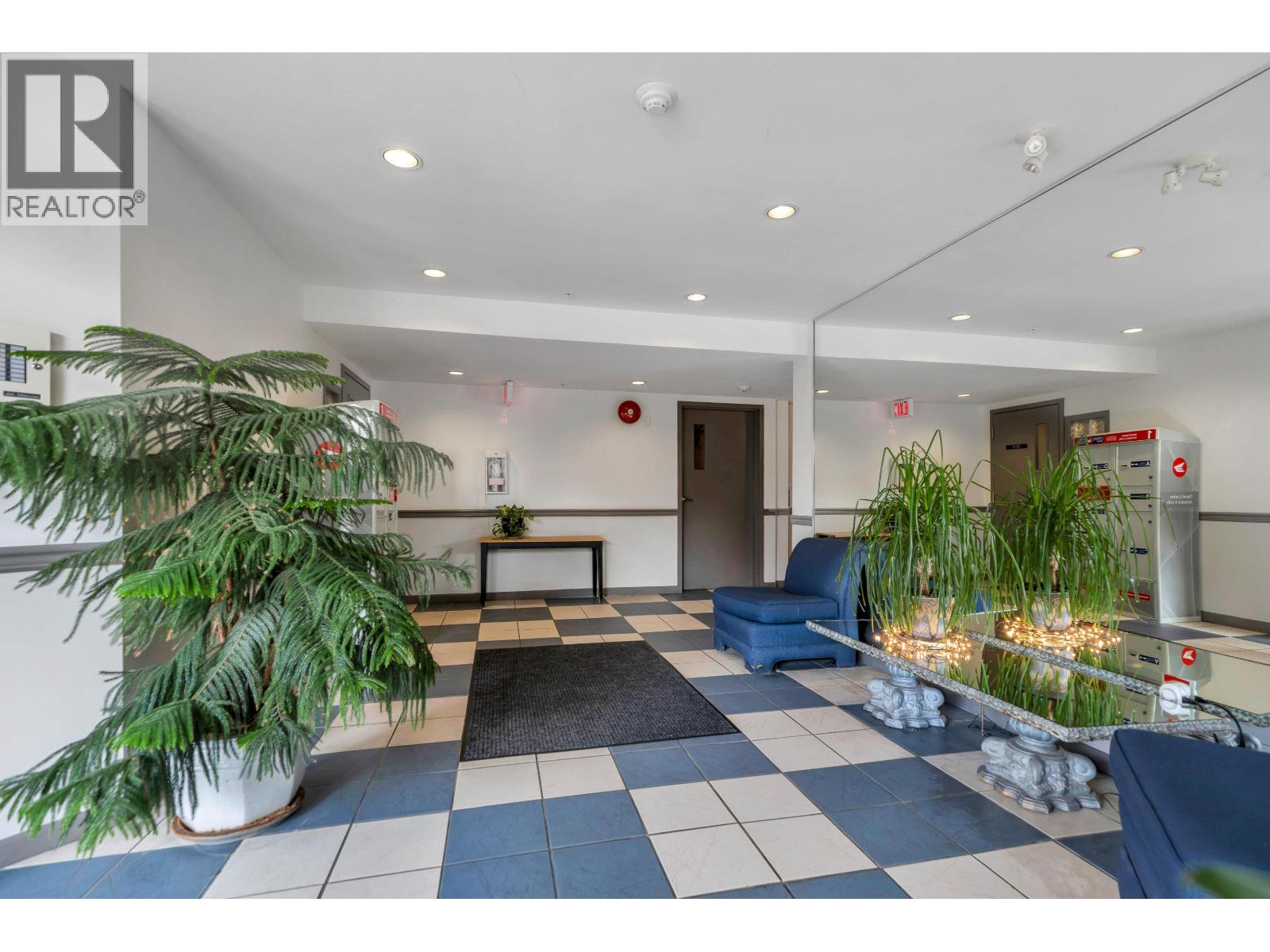 #102-4758 53 Street, Delta