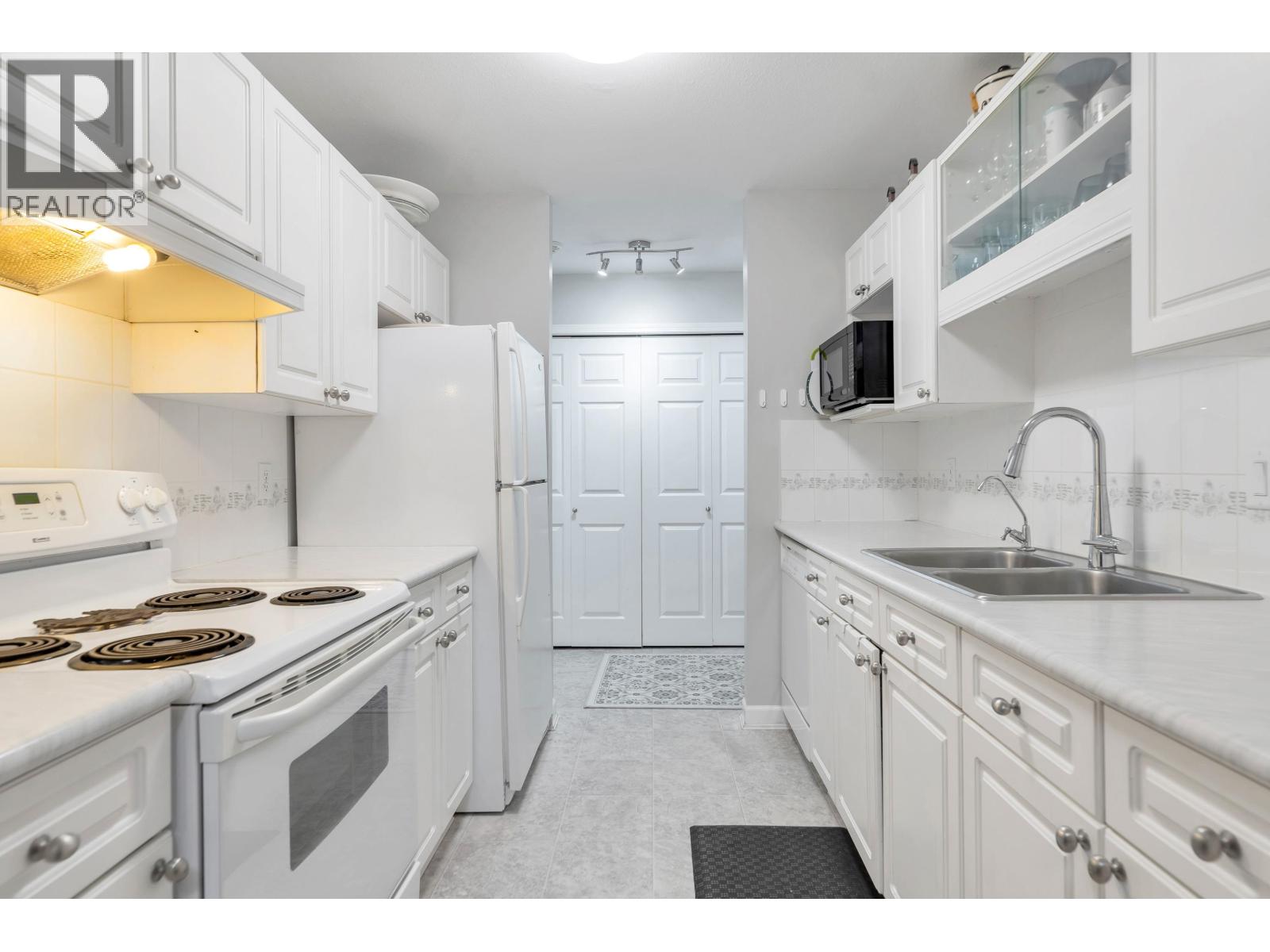 #102-4758 53 Street, Delta