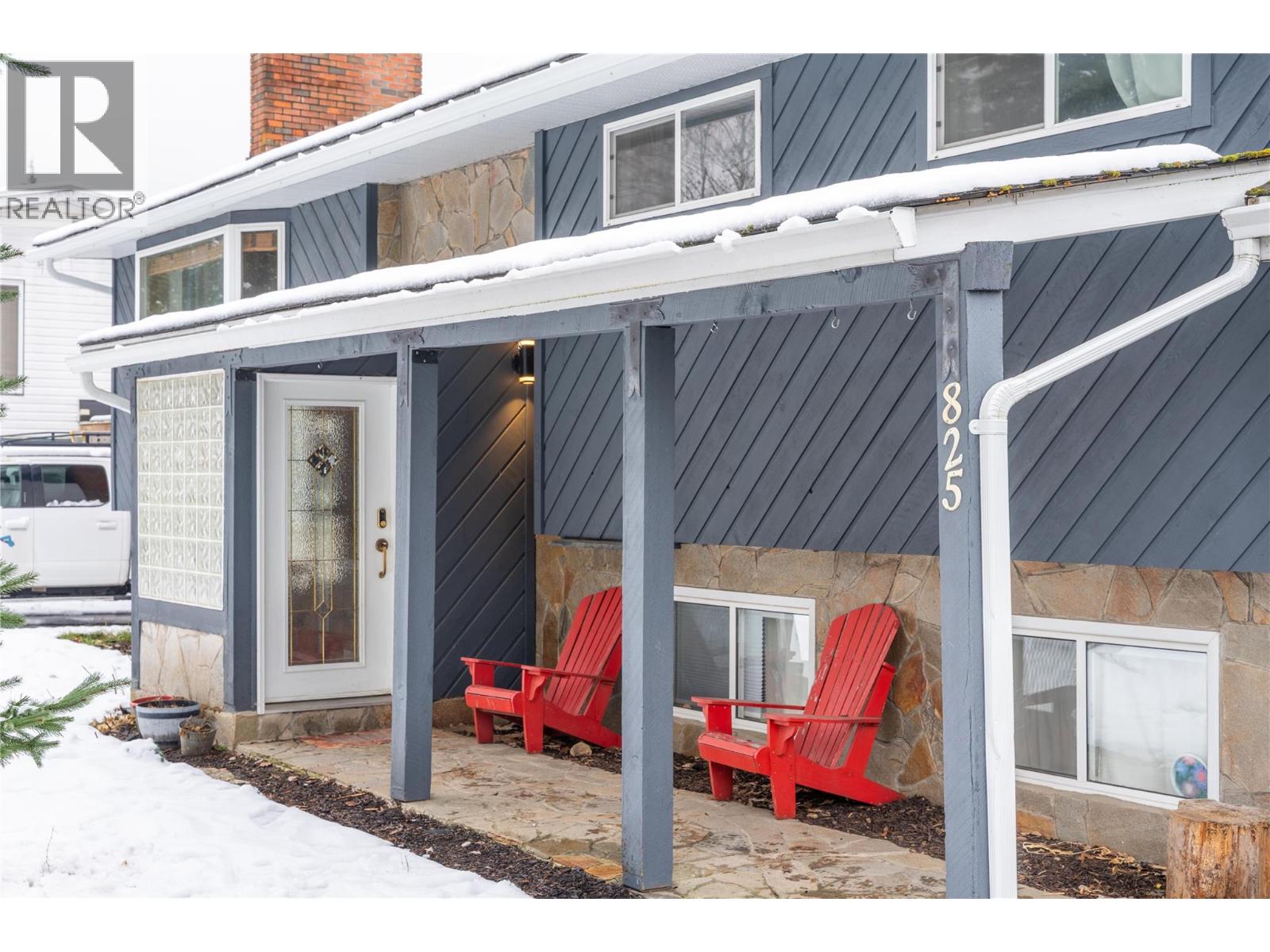 825 Ohlhausen Road, Revelstoke