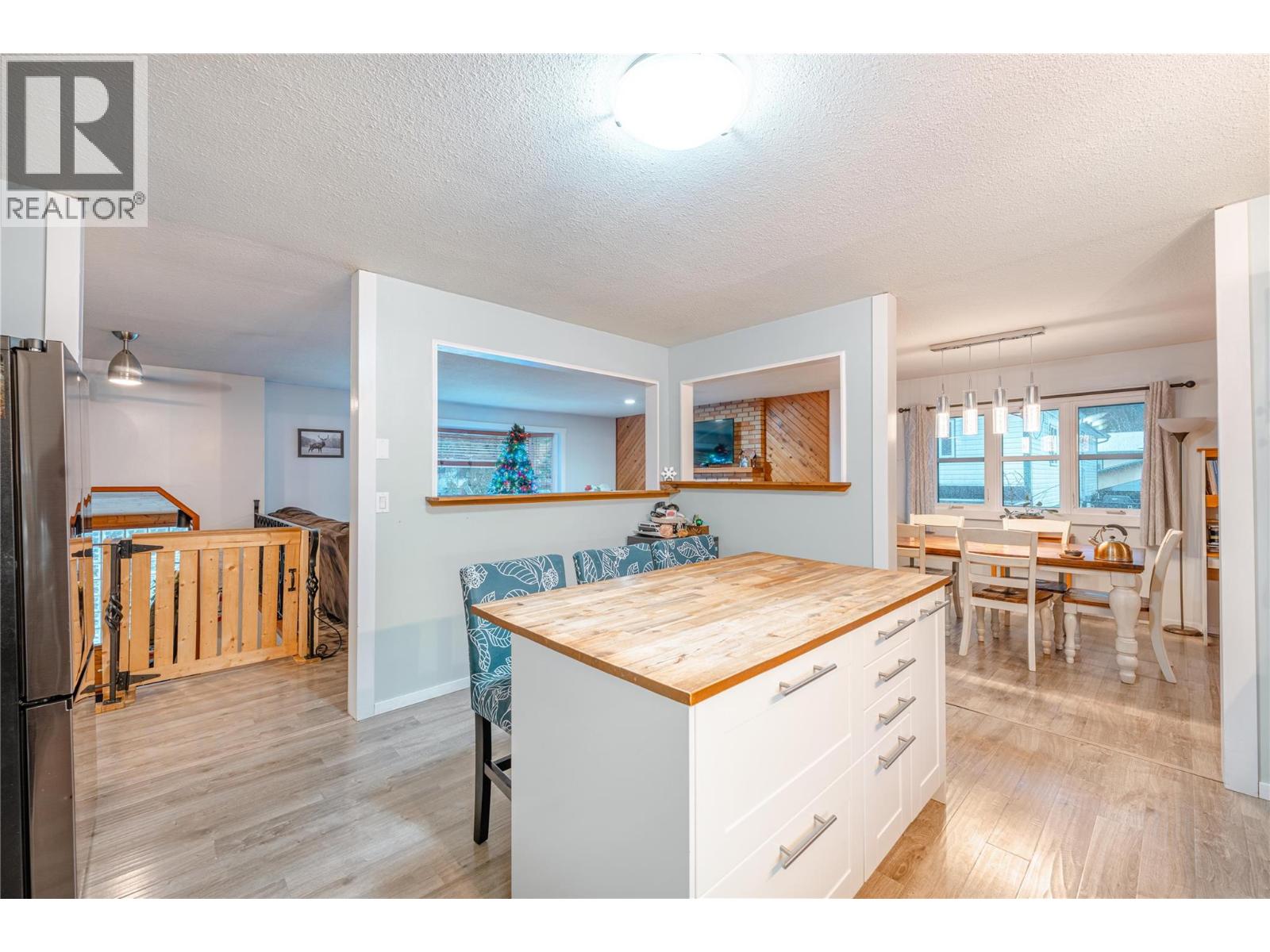 825 Ohlhausen Road, Revelstoke