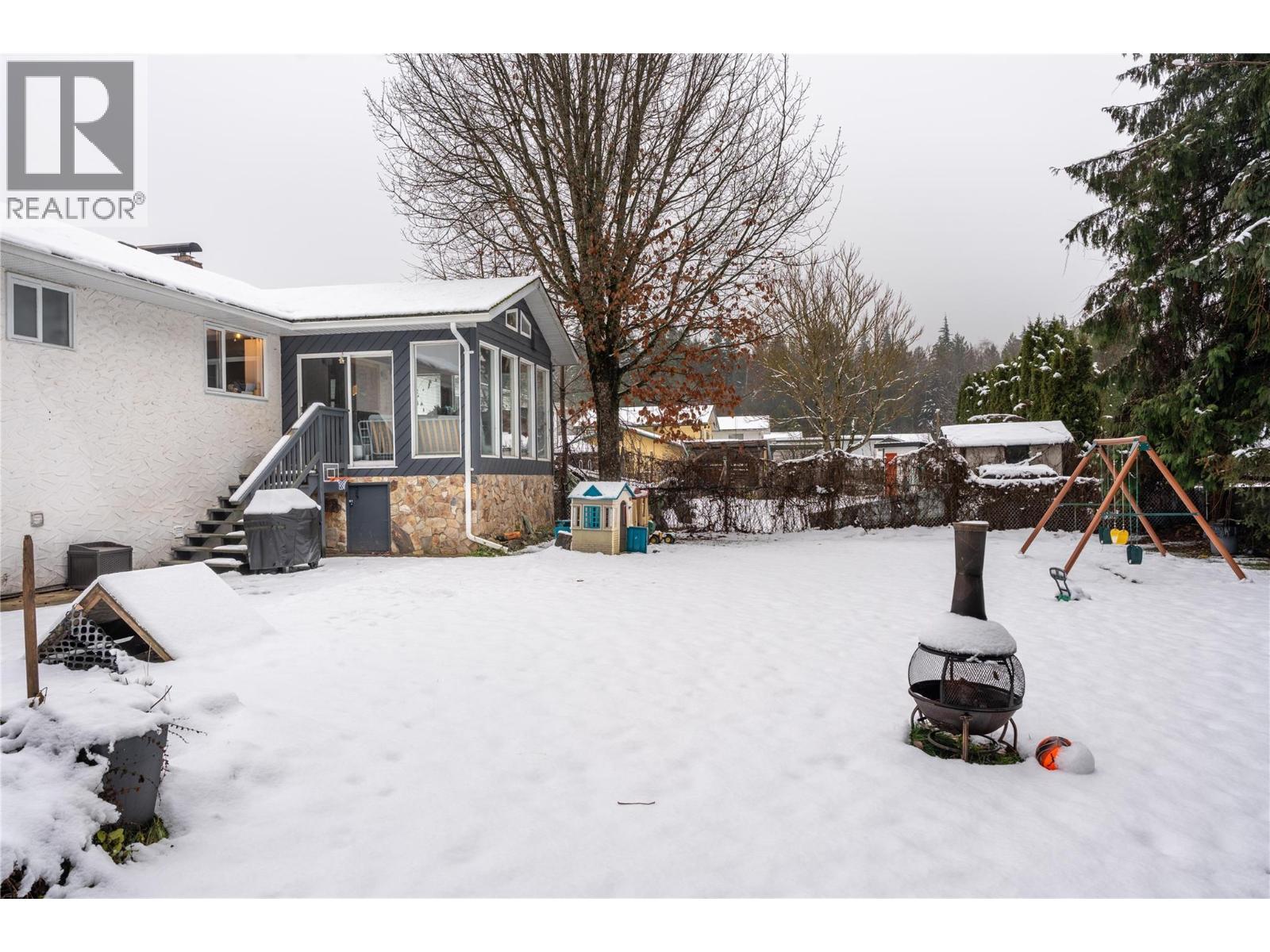 825 Ohlhausen Road, Revelstoke