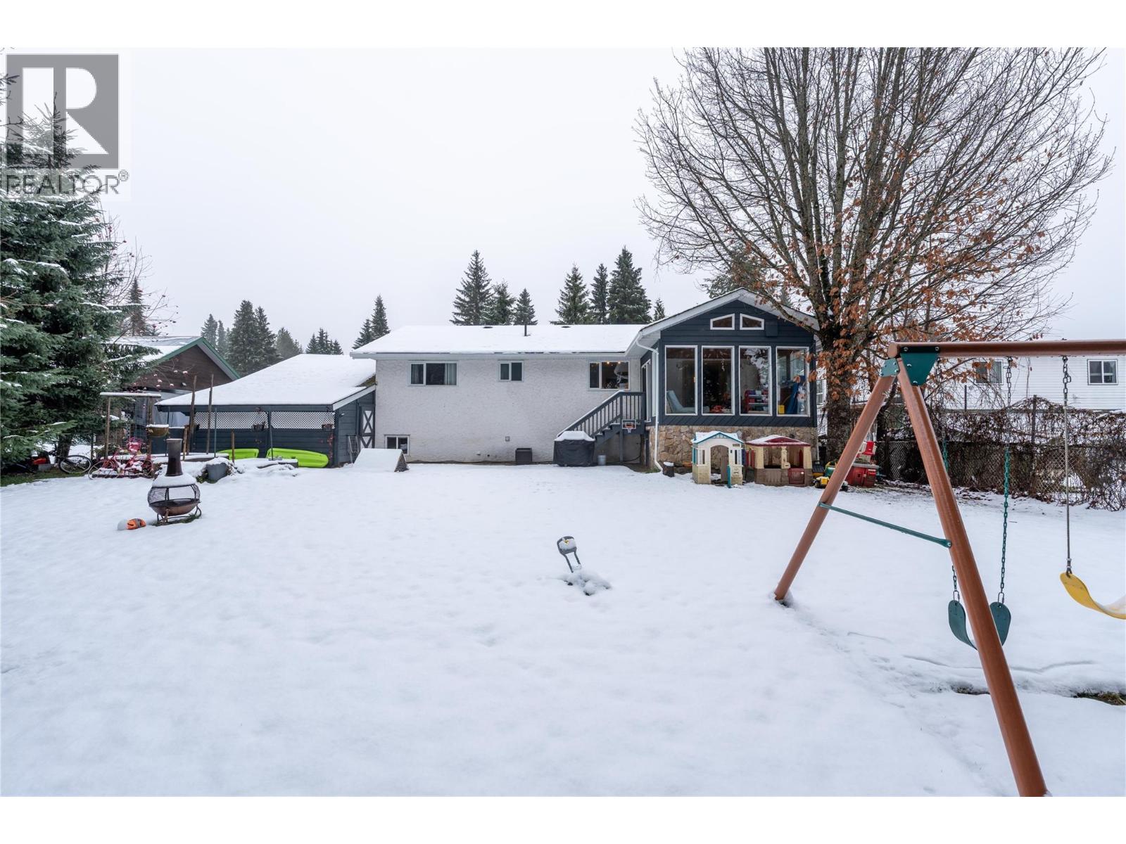 825 Ohlhausen Road, Revelstoke