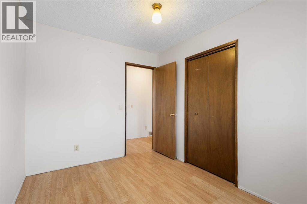 Single Family House for Sale in  Edgedale Way NW Edgemont Calgary 