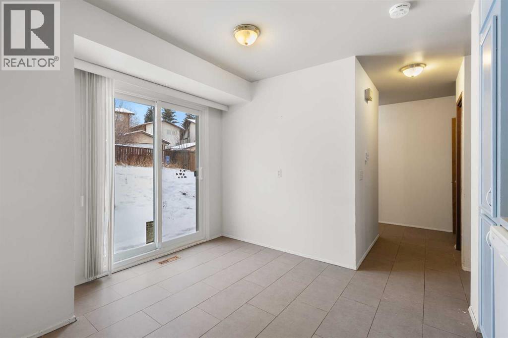 Single Family House for Sale in  Edgedale Way NW Edgemont Calgary 