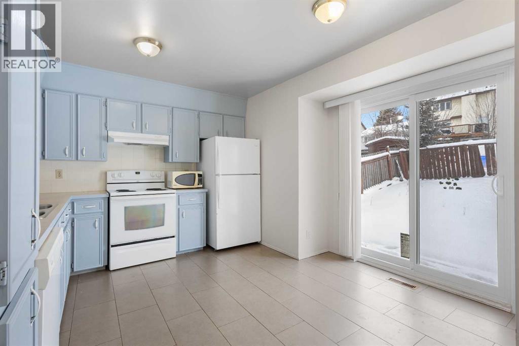 Single Family House for Sale in  Edgedale Way NW Edgemont Calgary 