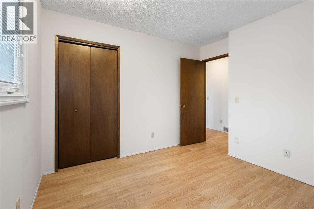 Single Family House for Sale in  Edgedale Way NW Edgemont Calgary 