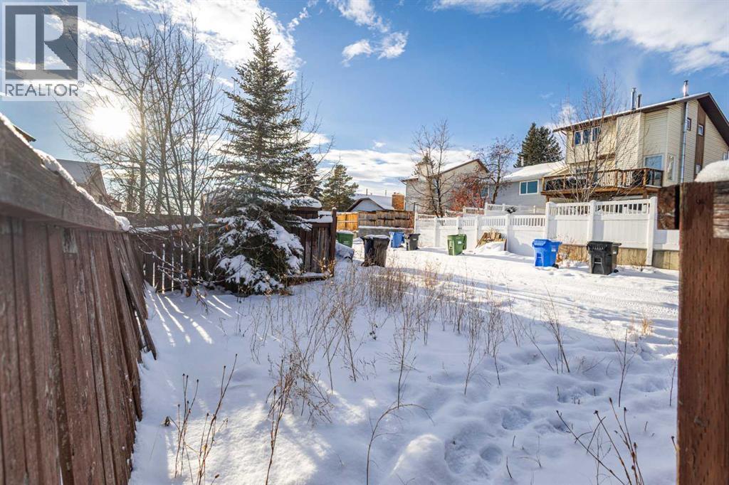 Single Family House for Sale in  Edgedale Way NW Edgemont Calgary 