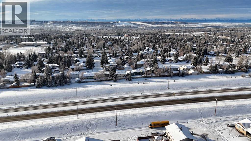 Single Family House for Sale in  Edgedale Way NW Edgemont Calgary 