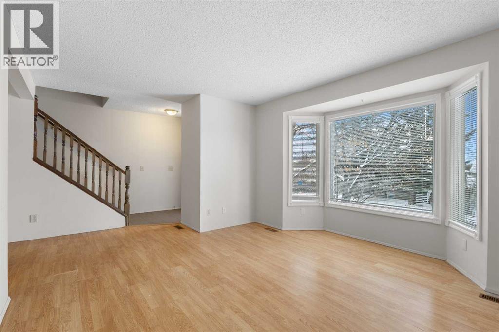 Single Family House for Sale in  Edgedale Way NW Edgemont Calgary 