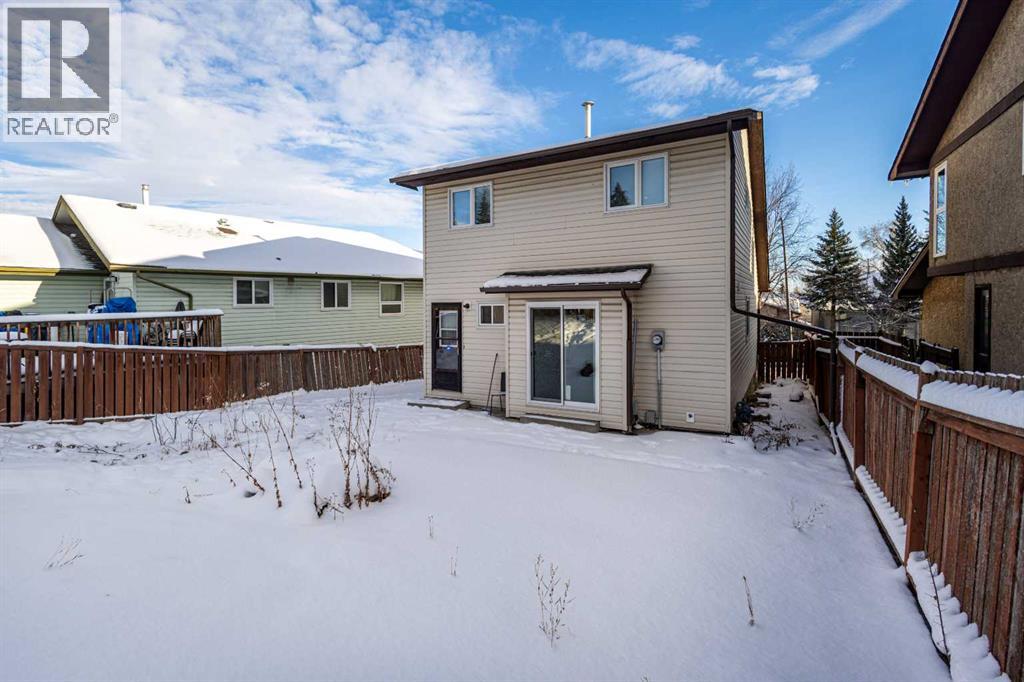 Single Family House for Sale in  Edgedale Way NW Edgemont Calgary 