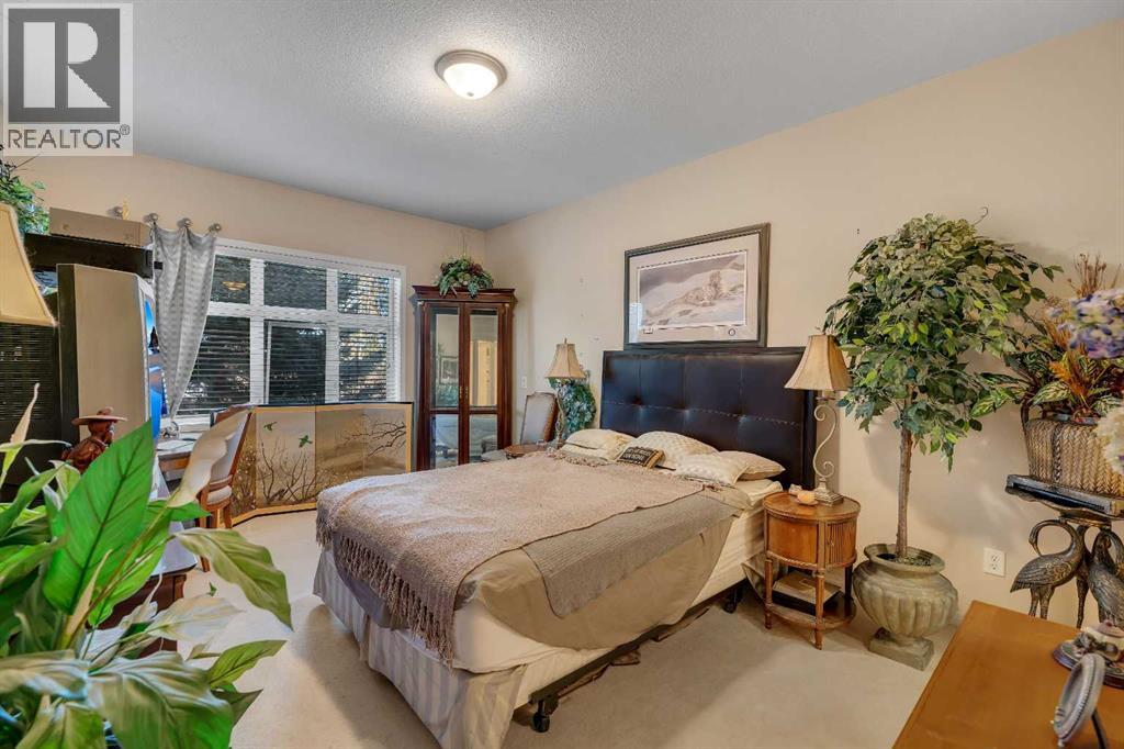 Single Family House for Sale in   Lake Fraser Court SE Lake Bonavista Calgary 