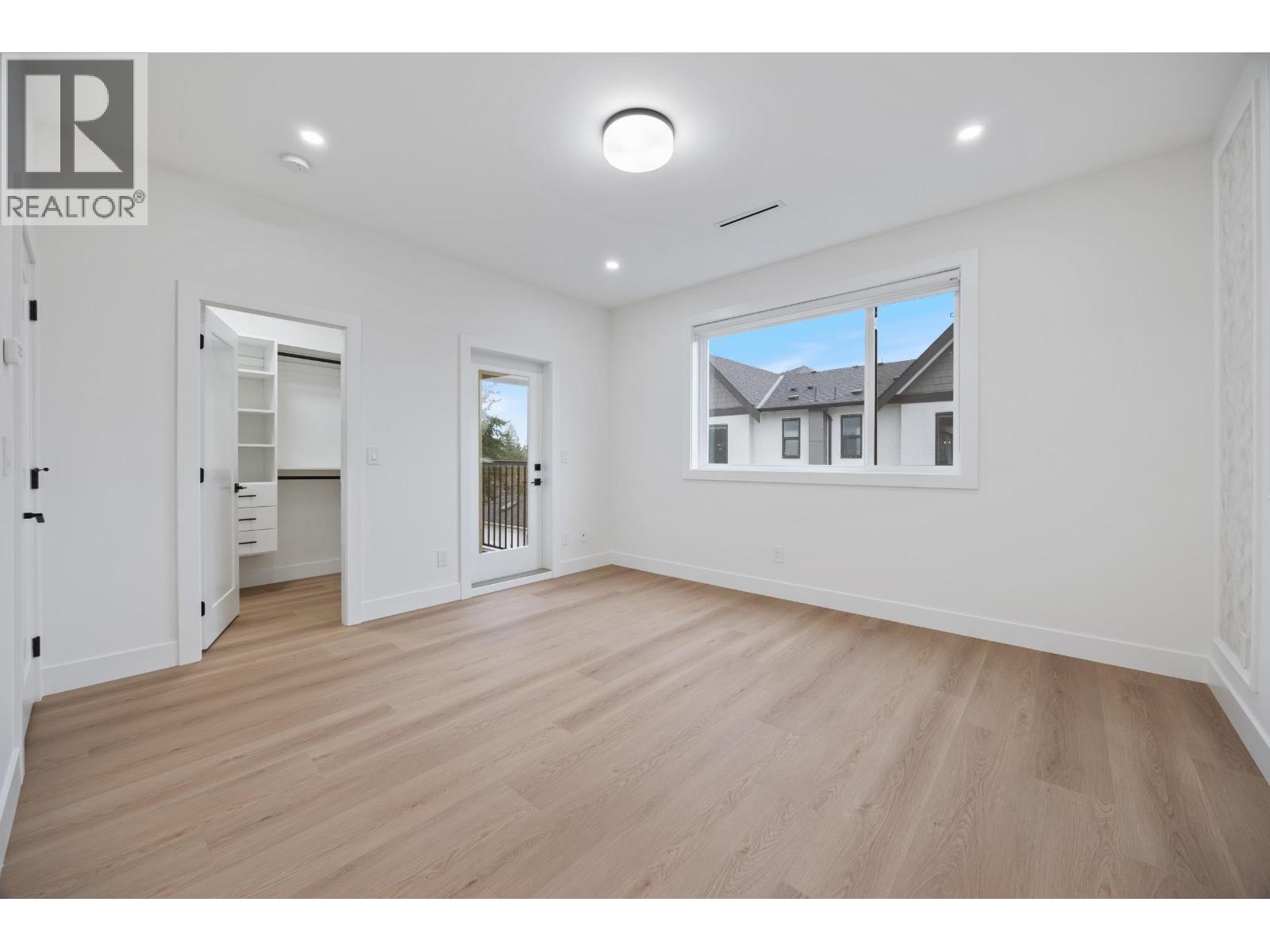 4 6639 ACACIA AVENUE, Burnaby