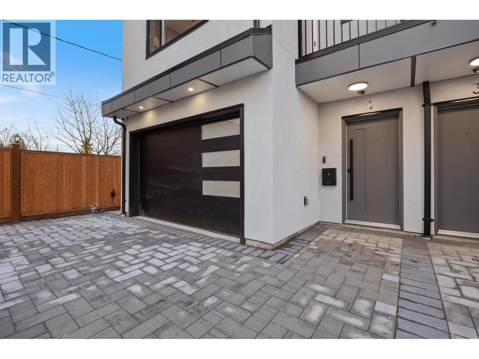 4 6639 ACACIA AVENUE, Burnaby