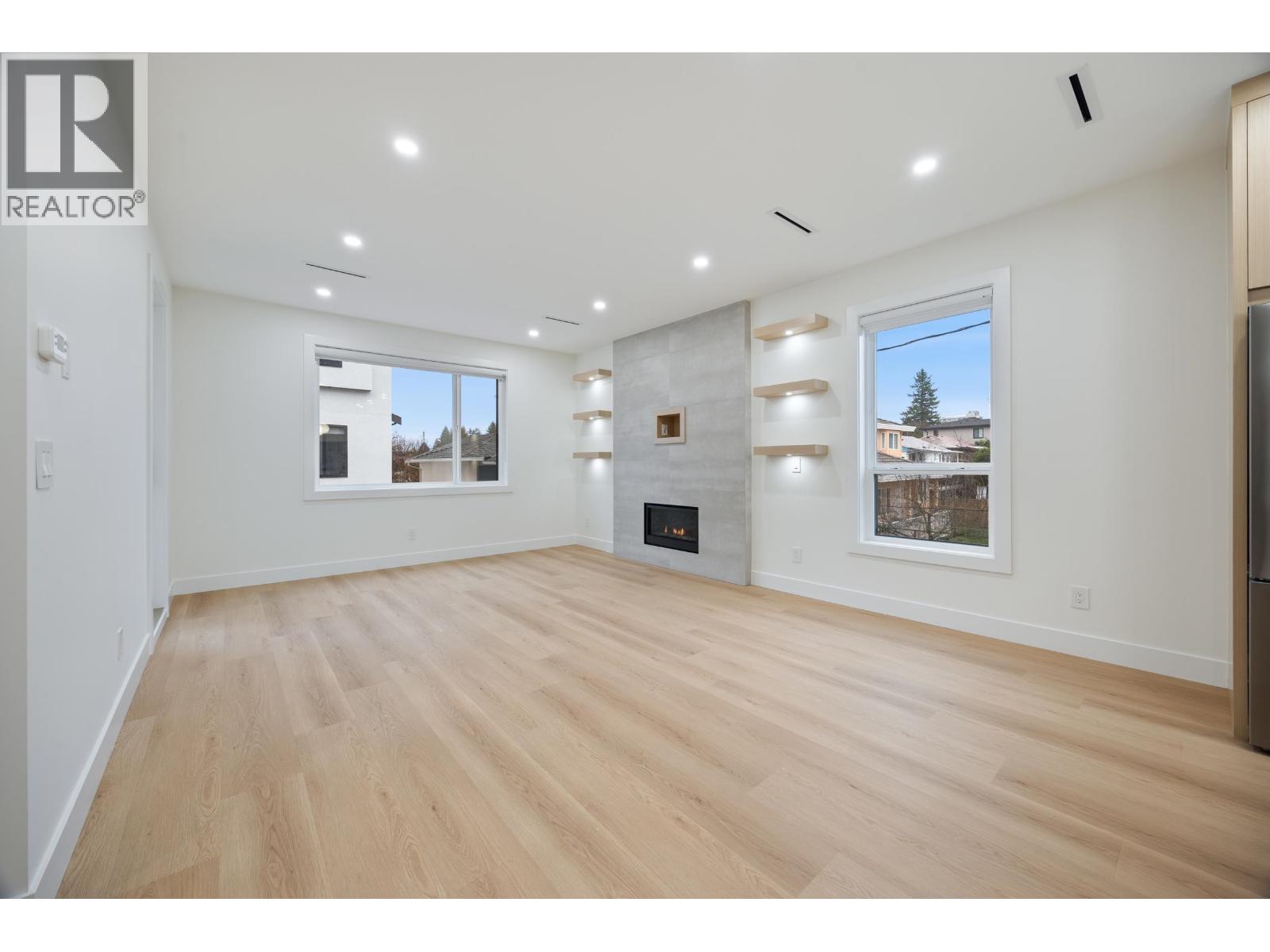 4 6639 ACACIA AVENUE, Burnaby