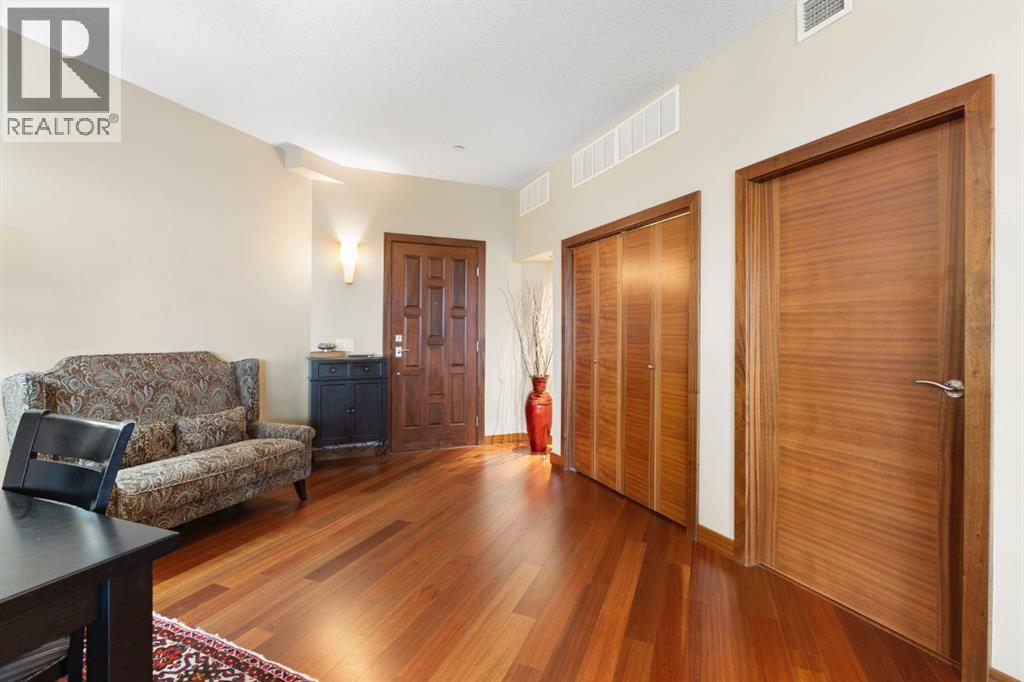 Single Family House for Sale in    Street NW North Haven Calgary 