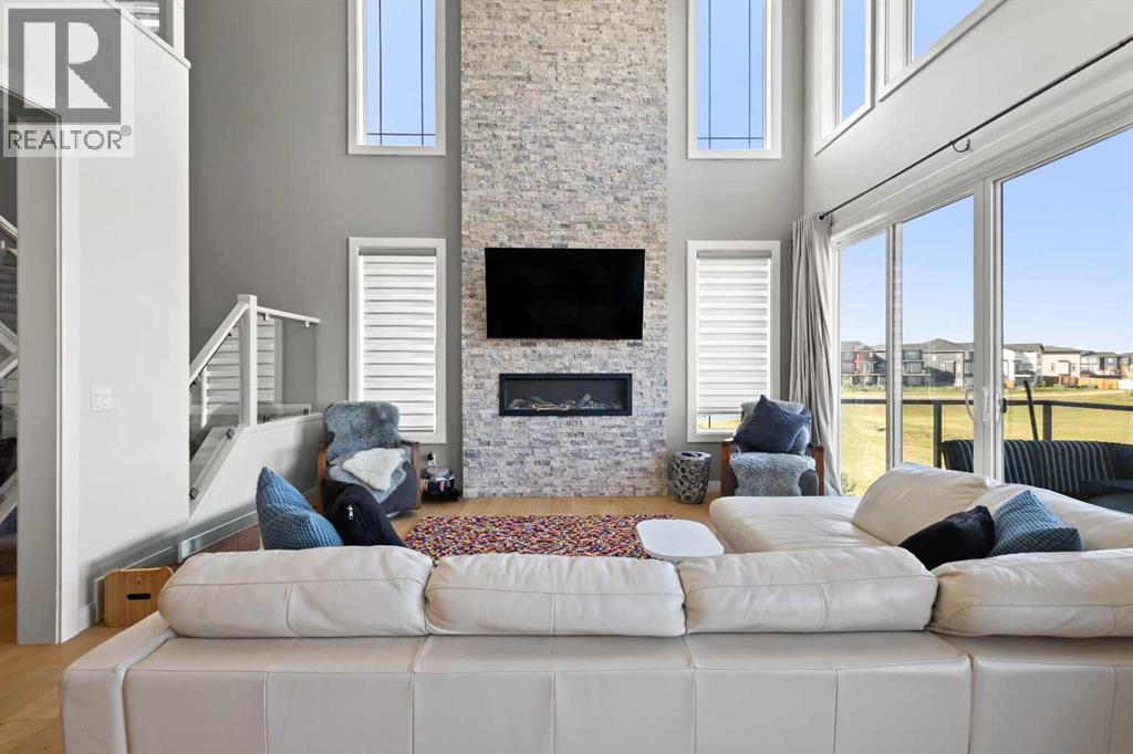 Single Family House for Sale in  Evansfield Manor NW Evanston Calgary 