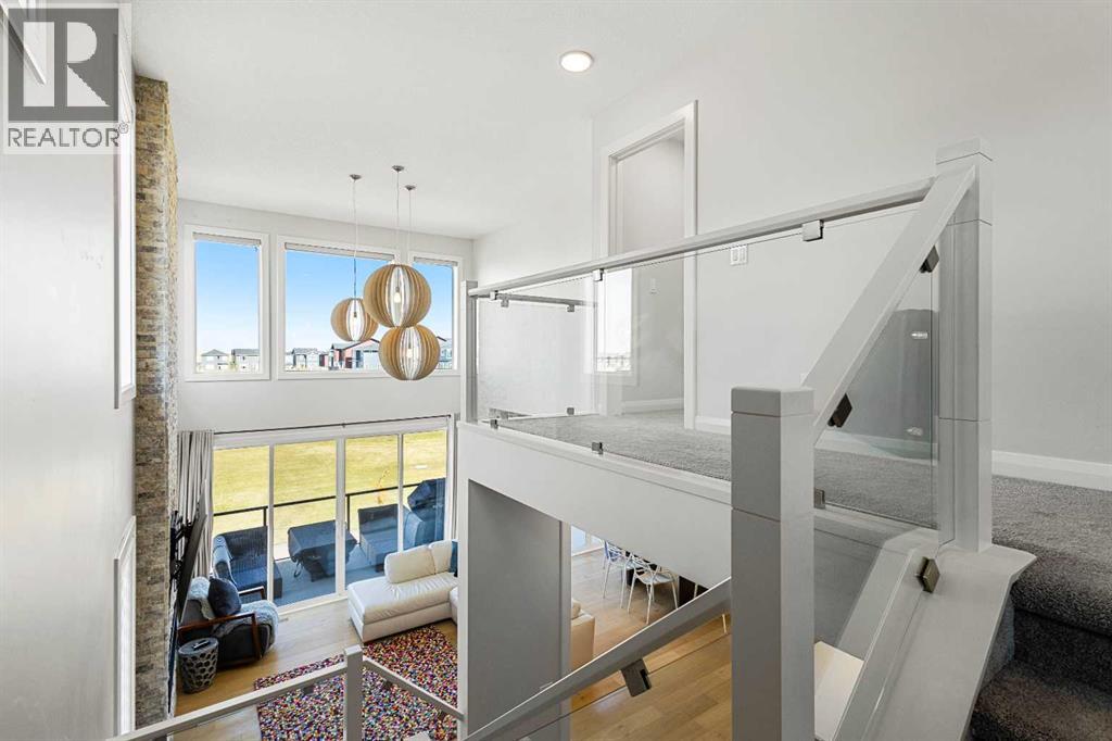 Single Family House for Sale in  Evansfield Manor NW Evanston Calgary 